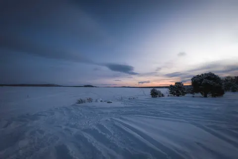Winter Lake 4K Wallpaper · winter · 3840×2560