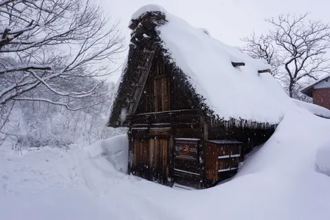 Winter Cabin 4K Wallpaper · winter · 3840×2560