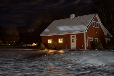 Winter Cabin 4K Wallpaper · winter · 3840×2560