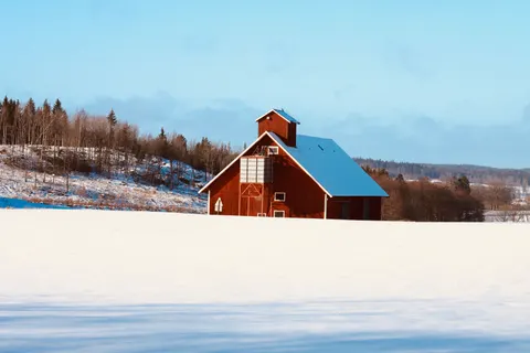 Winter Cabin 4K Wallpaper · winter · 3840×2560