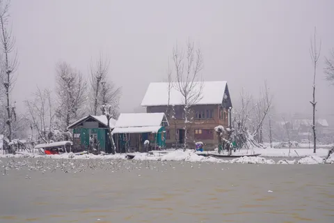 Winter Cabin 4K Wallpaper · winter · 3840×2560