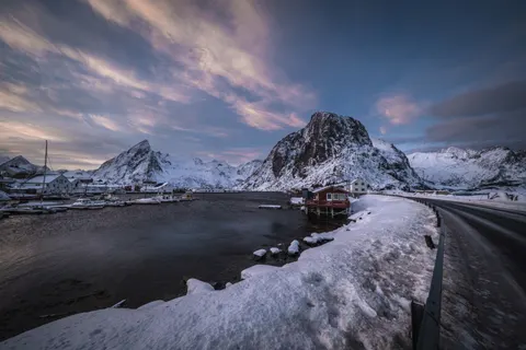 Winter Cabin 4K Wallpaper · winter · 3840×2560