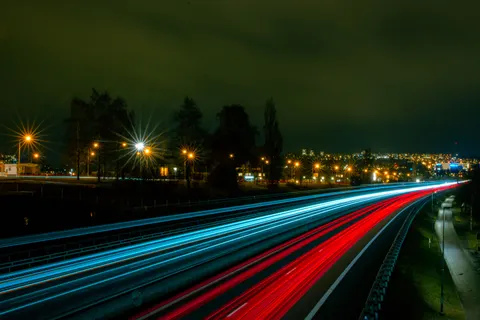 Lichtsporen 4K-achtergrond · city · 3840×2560