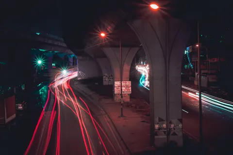 Light Trails 4K Wallpaper · city · 3840×2560