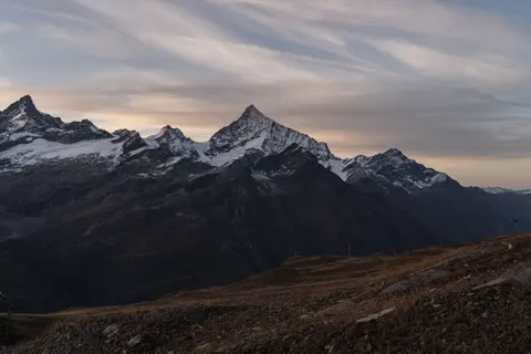 Fondo de pantalla Cordillera 4K · mountains · 3840×2560