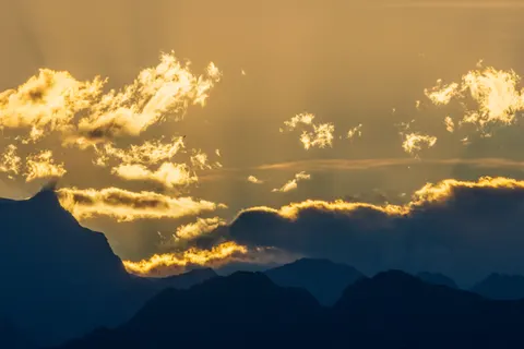 산맥 4K 배경화면 · mountains · 3840×2560