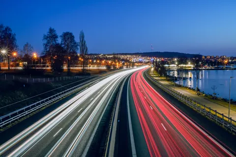 Light Trails 4K Wallpaper · city · 3840×2561