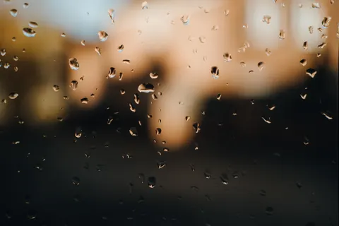 Fond d'écran Gouttes de pluie 4K · nature · 3840×2560