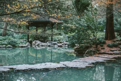 Autumn Park 4K Wallpaper · autumn · 3840×2560