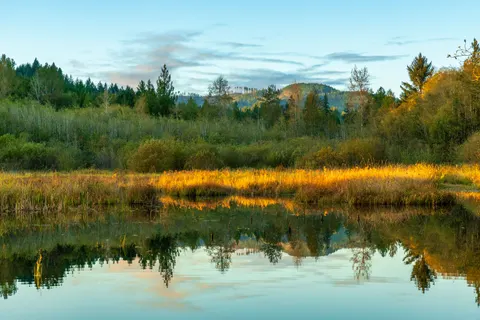 Autumn Lake 4K Wallpaper · autumn · 3840×2560