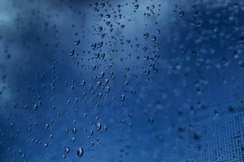 雨滴 4K壁纸 · nature · 3840×2560