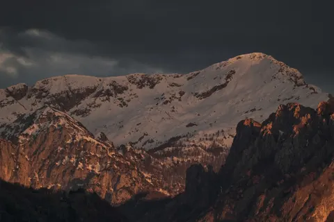 Mountain Range 4K Wallpaper · mountains · 3840×2560