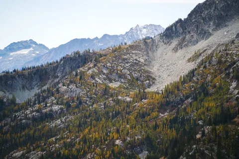 Autumn Mountains 4K Wallpaper · autumn · 3840×2560