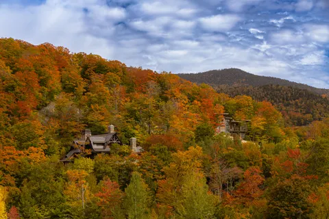 Autumn Mountains 4K Wallpaper · autumn · 3840×2560