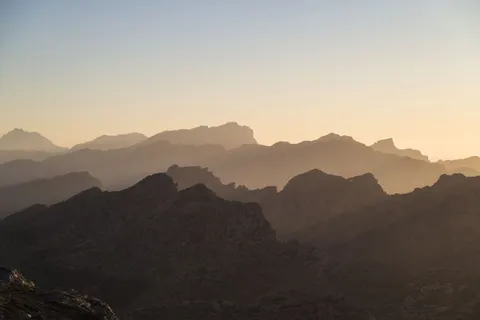 Fondo de pantalla Cordillera 4K · mountains · 3840×2563