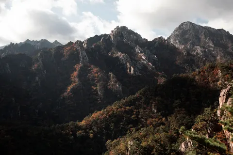 Autumn Mountains 4K Wallpaper · autumn · 3840×2560