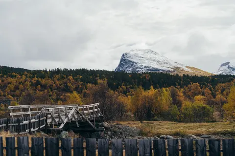 Autumn Mountains 4K Wallpaper · autumn · 3840×2561