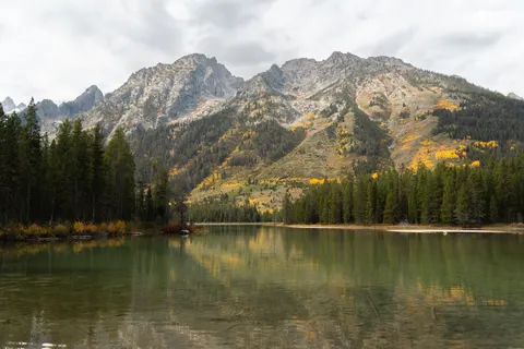 Autumn Mountains 4K Wallpaper · autumn · 3840×2560