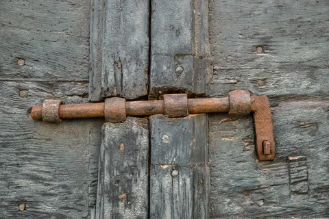 Rusty Metal 4K Wallpaper · textures · 3840×2560