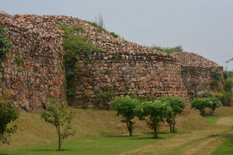 Stone Wall 4K Wallpaper · textures · 3840×2560
