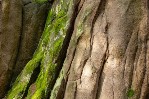 Stone Wall 4K Wallpaper · textures · 3840×2560
