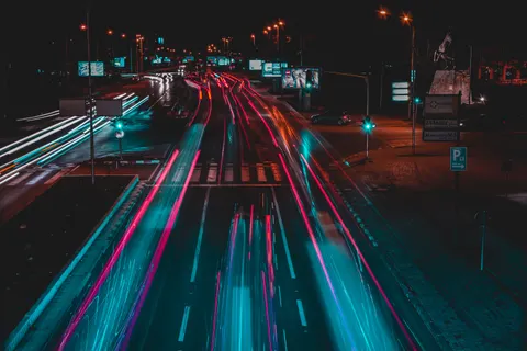 خلفية مسارات الضوء بدقة 4K · city · 3840×2560