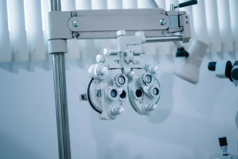 Robot 4K Wallpaper · technology · 3840×2560