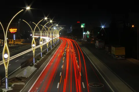 Light Trails 4K Wallpaper · city · 3840×2560