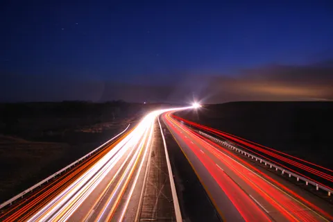 Lichtsporen 4K-achtergrond · city · 3840×2560