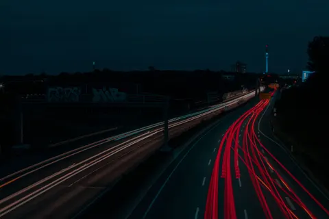 车流光轨 4K壁纸 · city · 3840×2560