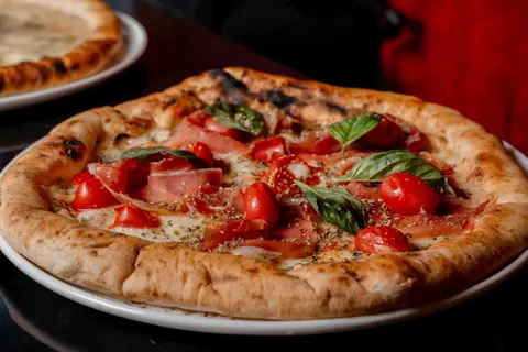 Pizza 4K Wallpaper · food · 3840×2560