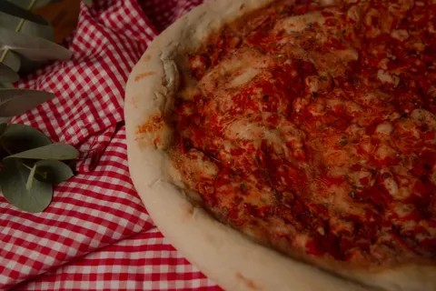 Pizza 4K Wallpaper · food · 3840×2563