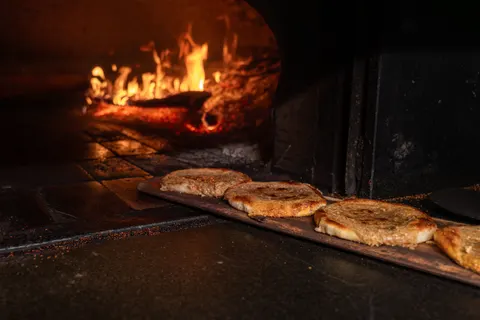 Pizza 4K Wallpaper · food · 3840×2560