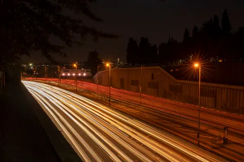 Lichtsporen 4K-achtergrond · city · 3840×2561