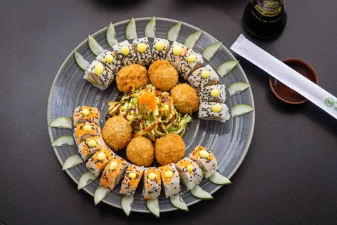 Sushi 4K Wallpaper · food · 3840×2560