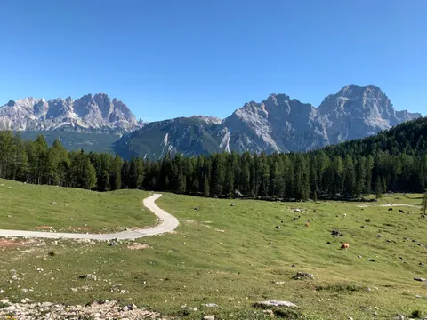 Fondo de pantalla Dolomitas 4K · mountains · 3840×2880