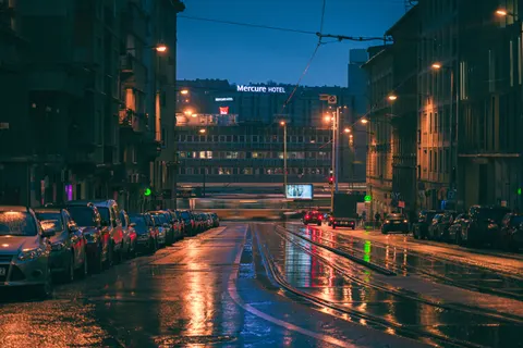 Обои Улица под дождём 4K · city · 3840×2560