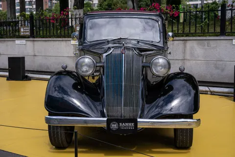 Classic Car 4K Wallpaper · cars · 3840×2560