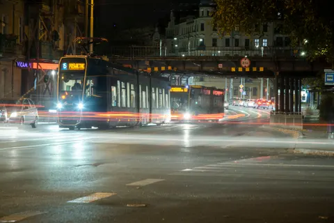 Car at Night 4K Wallpaper · cars · 3840×2560