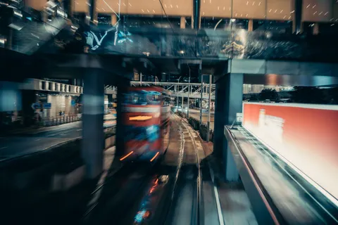 Fondo de pantalla Coche de noche 4K · cars · 3840×2560
