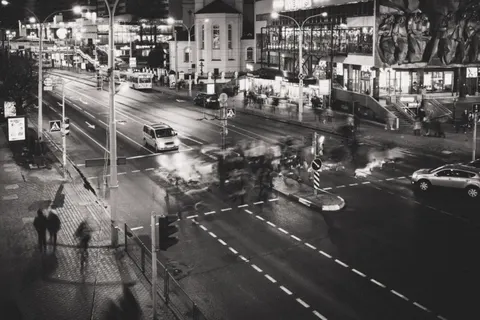 Car at Night 4K Wallpaper · cars · 3840×2560
