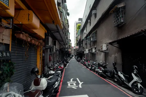 Motorcycle 4K Wallpaper · cars · 3840×2561