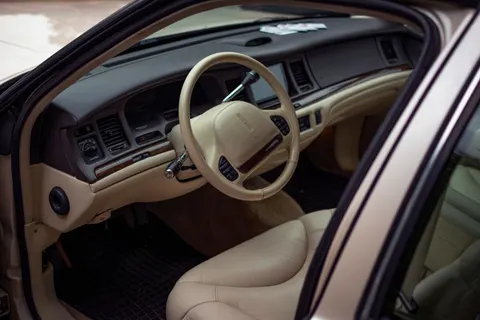 Car Interior 4K Wallpaper · cars · 3840×2560