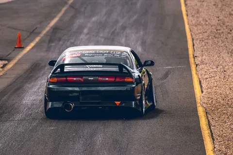 Race Car 4K Wallpaper · cars · 3840×2560