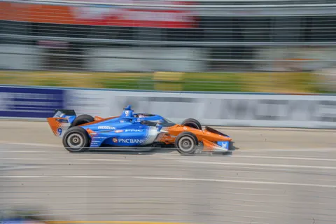 Race Car 4K Wallpaper · cars · 3840×2560