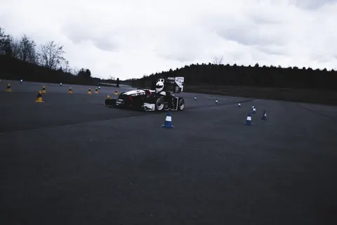 Race Car 4K Wallpaper · cars · 3840×2560