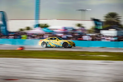 Race Car 4K Wallpaper · cars · 3840×2560