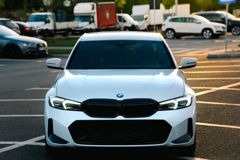 Electric Car 4K Wallpaper · cars · 3840×2556