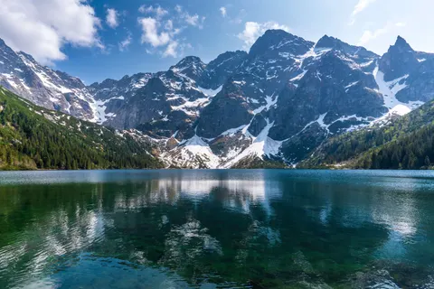 Bergsee 4K Hintergrundbild · mountains · 3840×2560