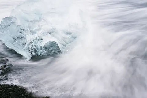 Black Sand Beach 4K Wallpaper · travel · 3840×2561